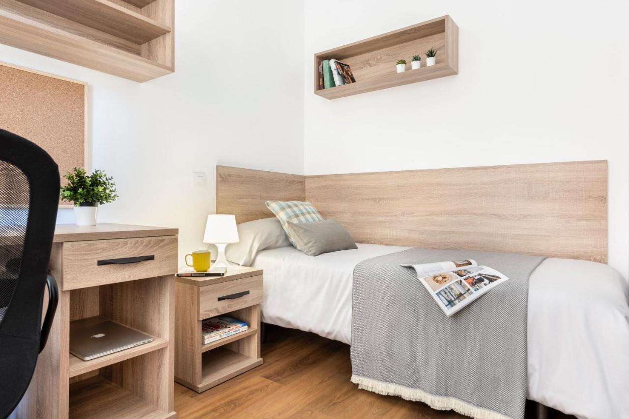 Micampus Armendariz Student Residence เซบีญา ภายนอก รูปภาพ